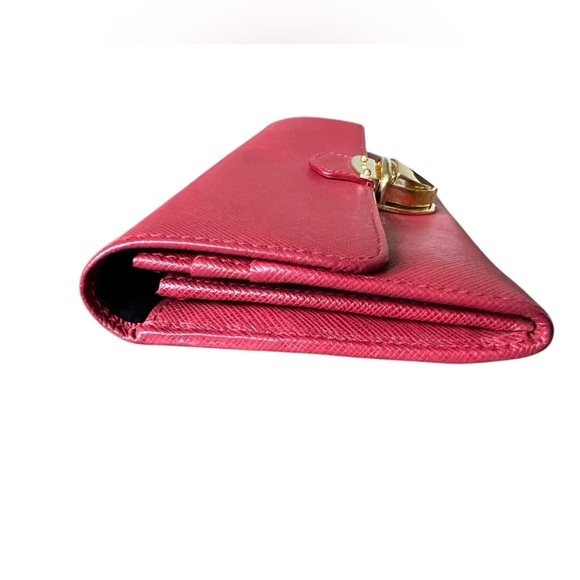 Prada Red Saffiano Tuc Leather Pushlock
Continental Flap Wallet With Box/dustbag - Picture 9 of 11